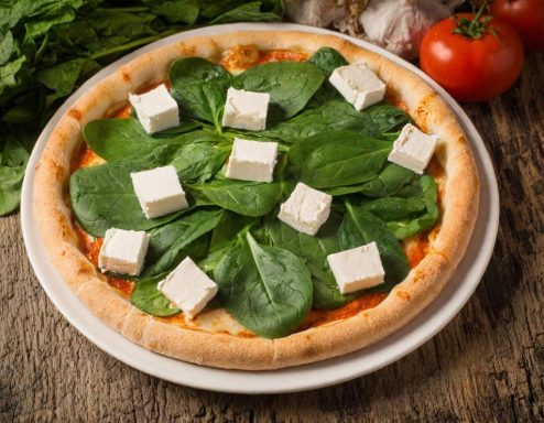 Spinat-Schafskäse-Pizza